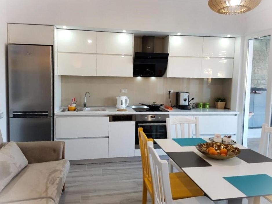 Sofia'S Holiday Apartment Vlorë Εξωτερικό φωτογραφία