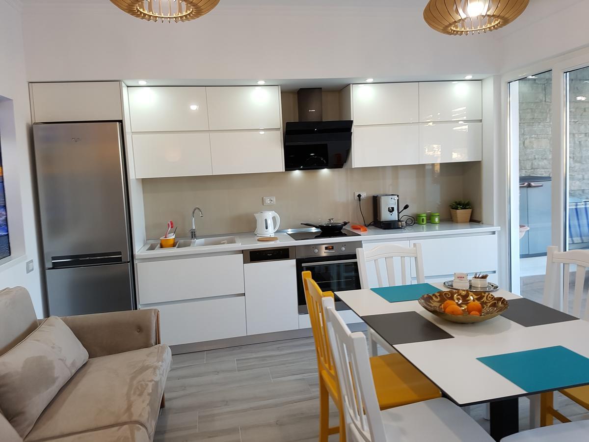 Sofia'S Holiday Apartment Vlorë Εξωτερικό φωτογραφία